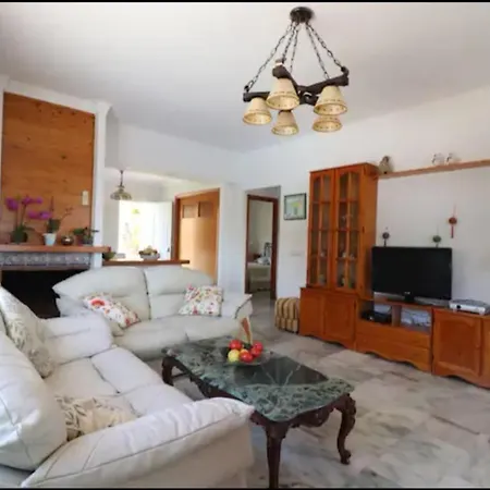 Villa En Nerja Villa *